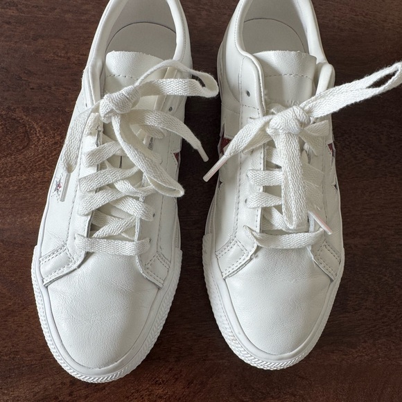 Converse White Sneakers with Pink Star Accents - Picture 3 of 13